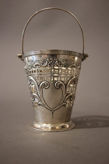 SEAU MINIATURE à une anse en argent (925)...