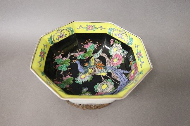 COUPE octogonale sur talon en porcelaine...