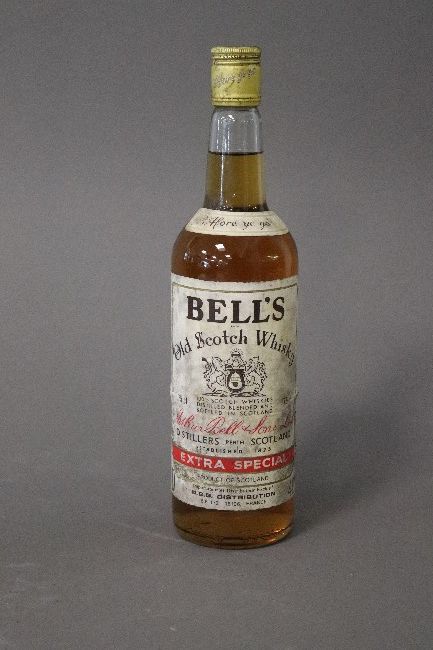 1 Blle Old Scotch Whisky BELL'S "Extra Special"...