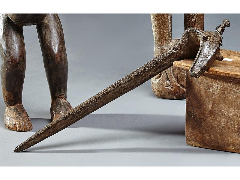 SCEPTRE processionnel en bronze à tête de...