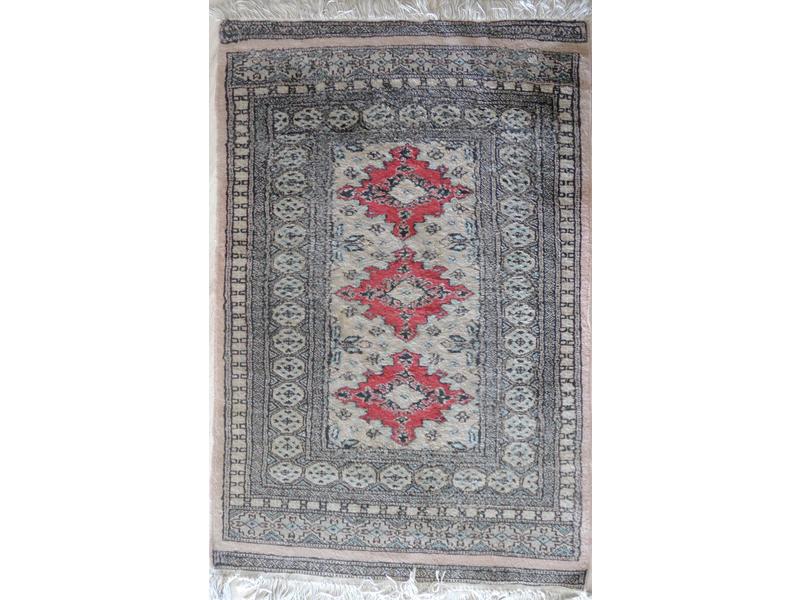 PAKISTAN : PETIT TAPIS en laine fait main...