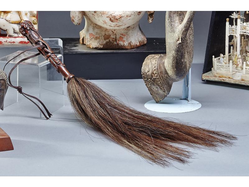 CHASSE-MOUCHE traditionnel, manche en bois...