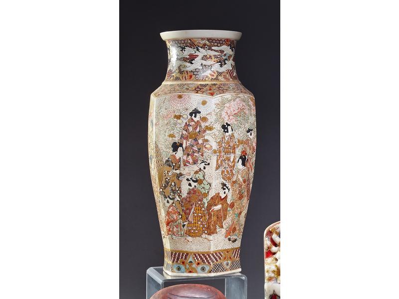 JAPON XIXe siècle, SATSUMA VASE de forme...