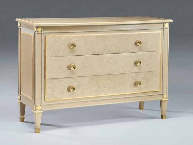 COMMODE rectangulaire en bois mouluré, laqué...