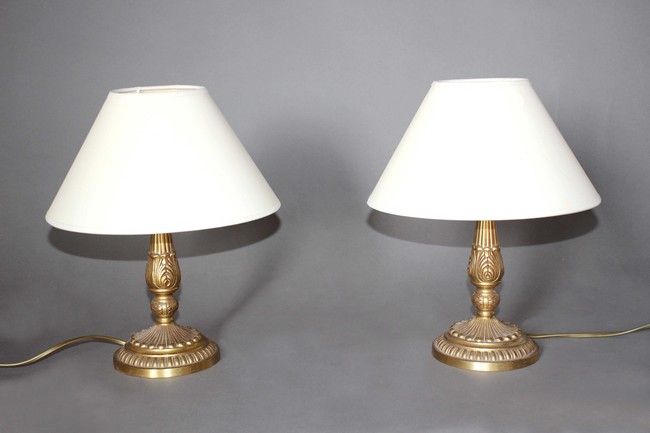 PAIRE DE LAMPES en bronze doré et ciselé,...