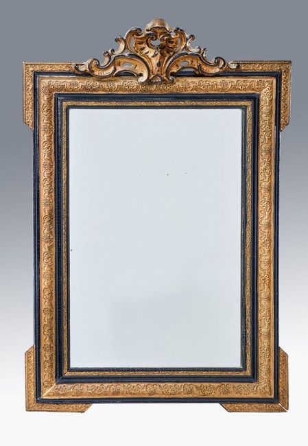 MIROIR rectangulaire en bois mouluré stuqué,...