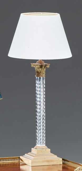 LAMPE à l'imitation d'une colonne corinthienne,...