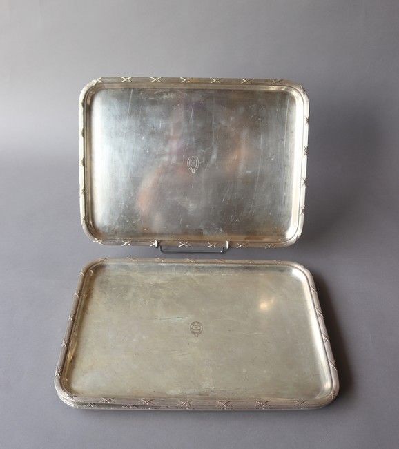 QUATRE PLATS DE SERVICE rectangulaires en...