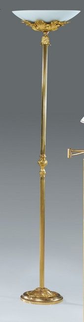 LAMPADAIRE en bronze doré, applique circulaire...