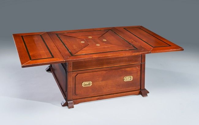 TABLE BASSE CARREE en bois teinté façon acajou,...