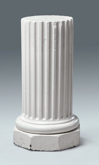 SELLETTE COLONNE en résine laqué blanc, fût...