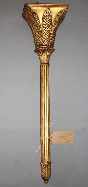 APPLIQUE en forme de torchère en céramique...