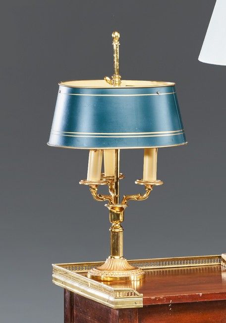 PAIRE DE LAMPES BOUILLOTTES en bronze doré...