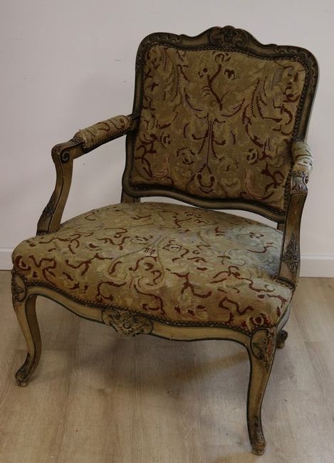 FAUTEUIL à dossier plat dit à la Reine, en...
