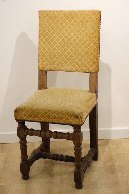 CHAISE en chêne.