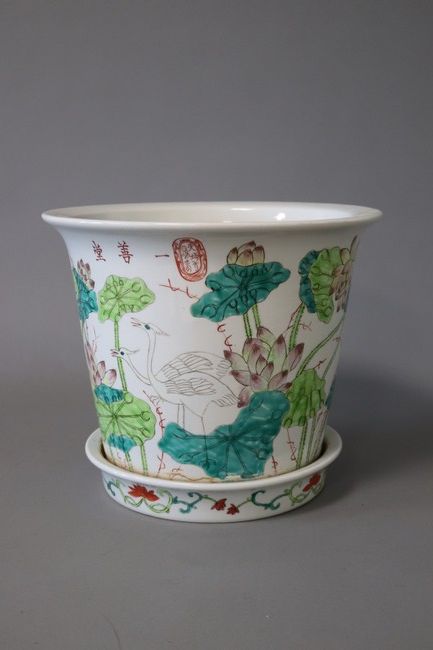 CACHE-POT et sa coupelle en porcelaine à...