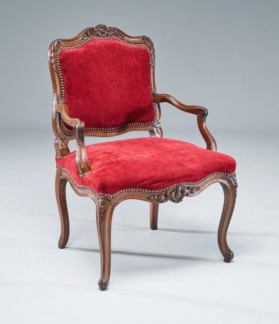 FAUTEUIL à dossier plat violoné dit à la...