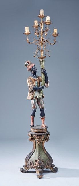 TORCHÈRE en bois sculpté, peint polychrome...