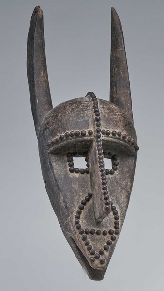 MASQUE du kore en bois légèrement gravé de...