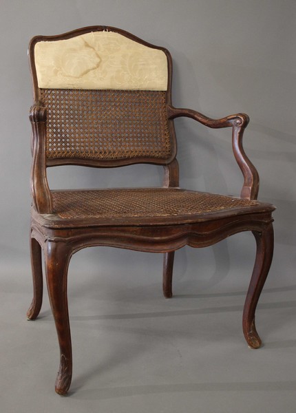 FAUTEUIL à dossier plat violoné et assise...