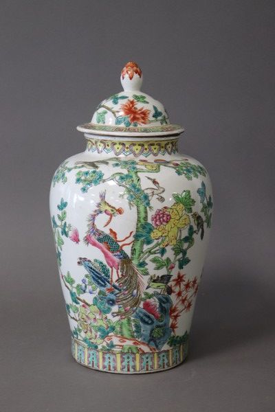POTICHE balustre en porcelaine émaillée famille...