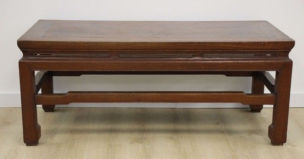 TABLE BASSE rectangulaire, vernie brun rouge...
