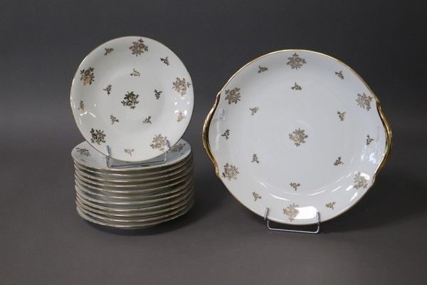 PARTIE DE SERVICE A DESSERT en porcelaine...