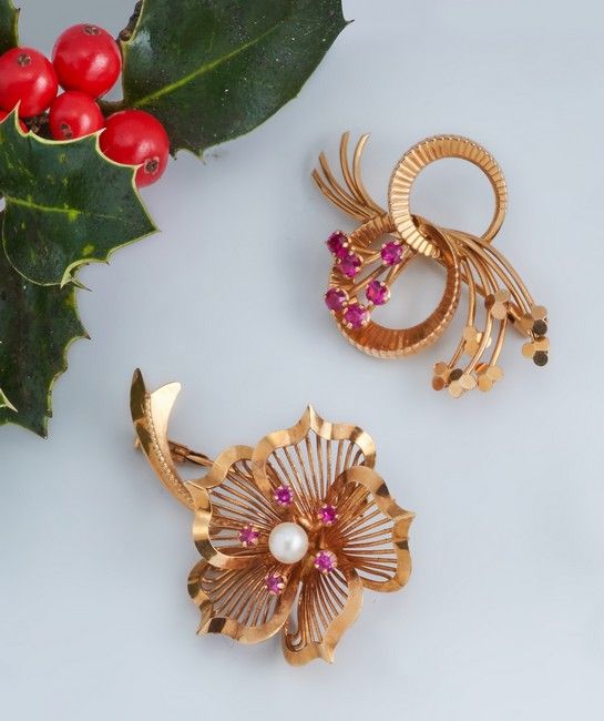 BROCHE FLEUR en or jaune (750) sertie de...