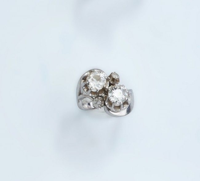 BAGUE VOUS ET MOI en platine ornée de deux...