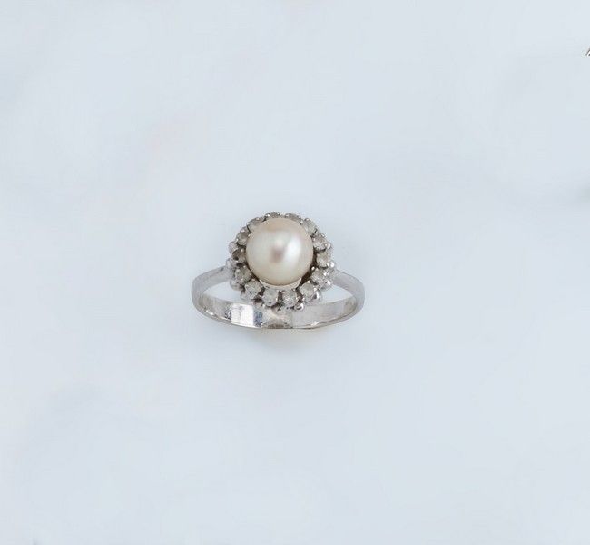 BAGUE en or gris (750) perles de culture...