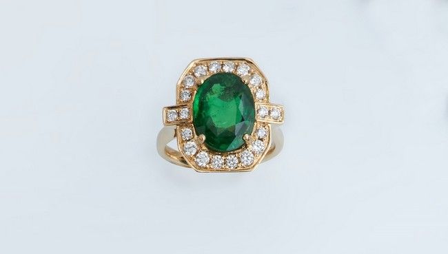 IMPORTANTE BAGUE en or jaune (750) ornée...