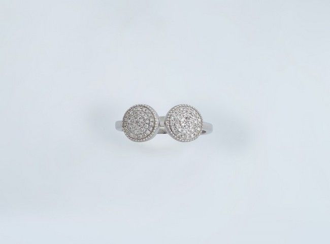 BAGUE en or gris (750) ouverte avec deux...