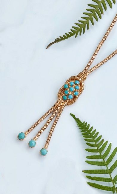 COLLIER SOUPLE en chute à décor tressé de...