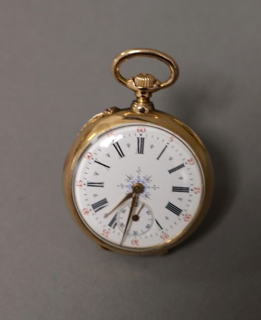 MONTRE CHRONOMETRE DE COL en or jaune (750),...