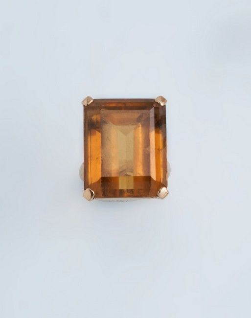 BAGUE en or jaune (750) et citrine taille...