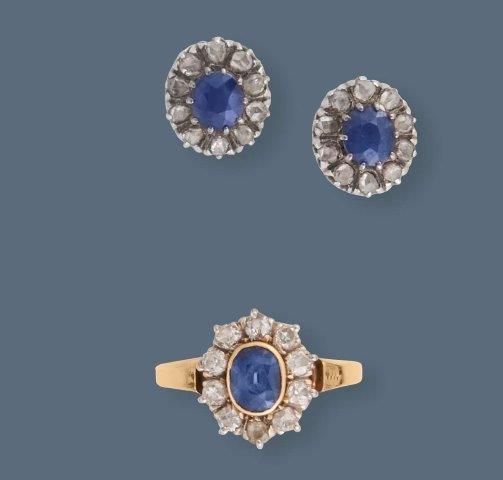 PARURE comprenant BAGUE marguerite en or...