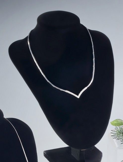 COLLIER en or gris (750) à mailles articulées...