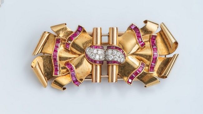 PAIRE DE CLIPS DE CORSAGE pouvant former...