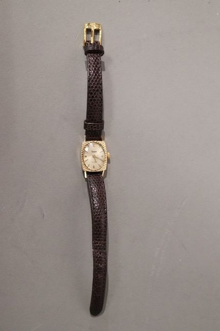 BOÎTIER DE MONTRE bracelet de dame, en or...