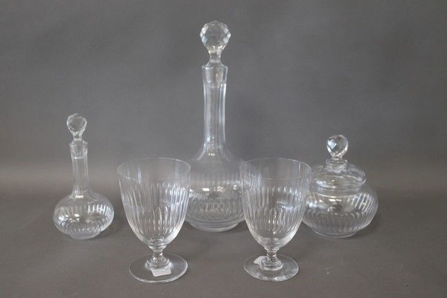 SERVICE DE CHAMBRE en cristal taillé en pointes...