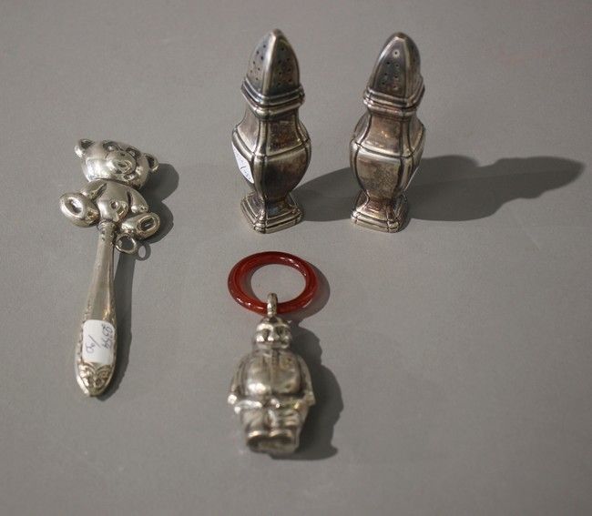 SALIERE - POIVRIERE de forme balustre en...