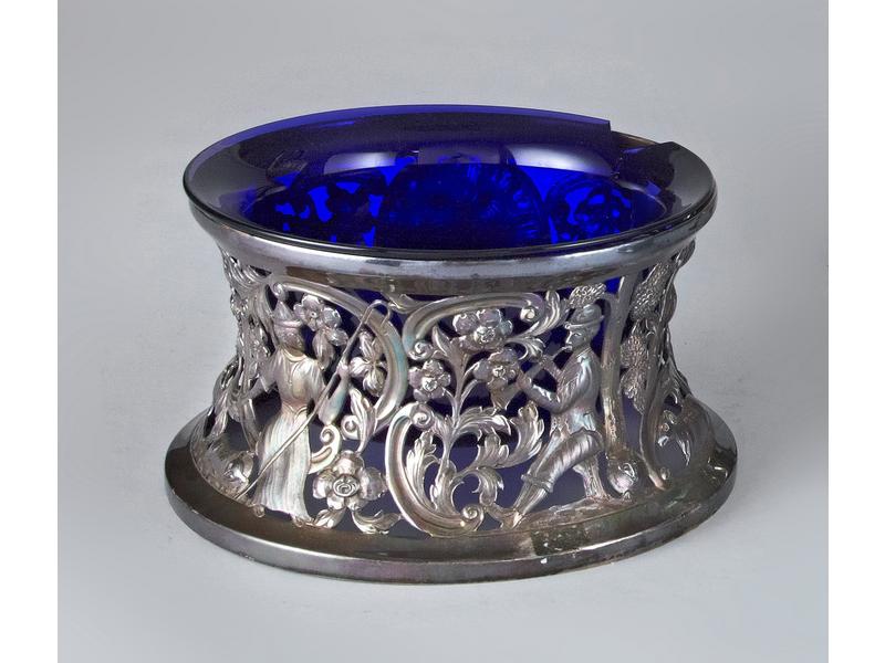 RAFRAÎCHISSOIR à monture en argent concave...