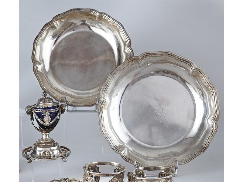 PAIRE DE JATTES RONDES en argent, la bordure...