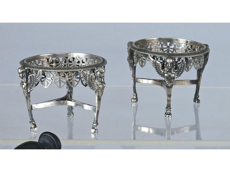 PAIRE DE SALIERES RONDES en argent (manque...