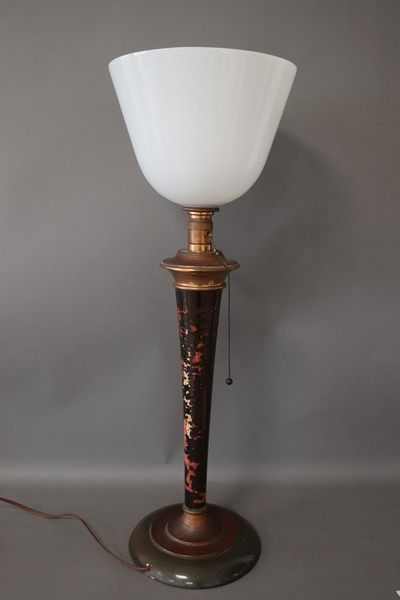 LAMPE MAZDA le fût en bois laqué, bagué de...