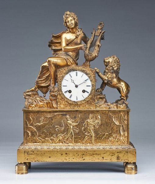 PENDULE en bronze figurant Orphée avec sa...