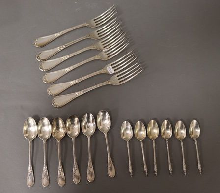 LOT D'ARGENT comprenant :