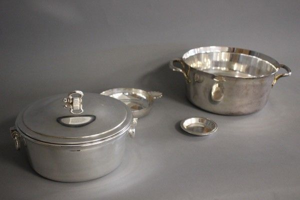 LÉGUMIER rond couvert en métal argenté à...