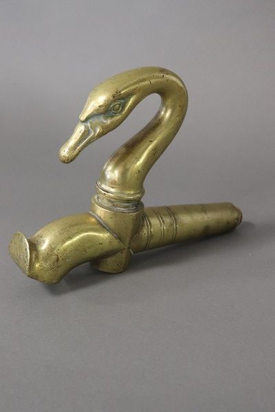 ROBINET de fontaine en bronze en forme de...