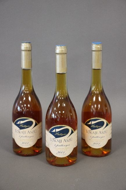 3 x 50 cl TOKAJI ASZU 4 Puttonyos " Hattyes"...